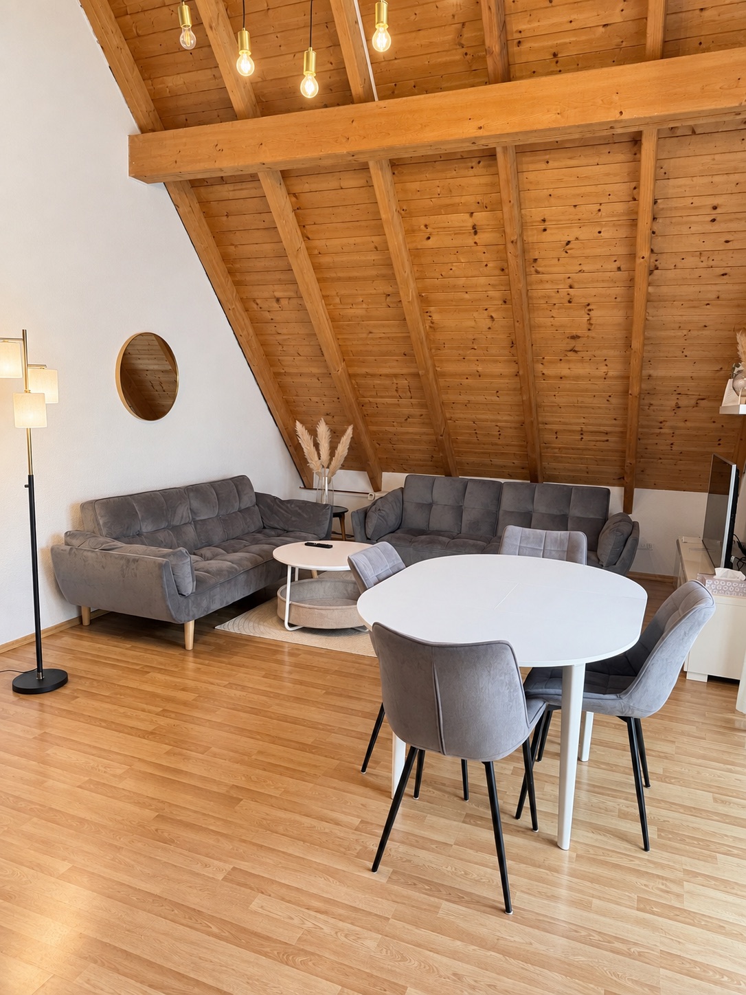 Wohn- und Essbereich im 3-Zimmer-Apartment